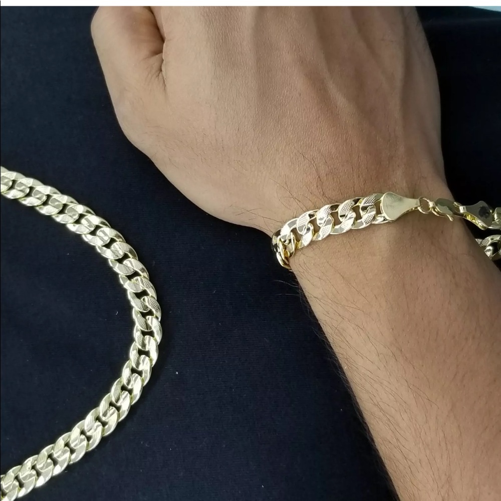 Gold chain and bracelet link matching jewelry set - Picture 4 of 5